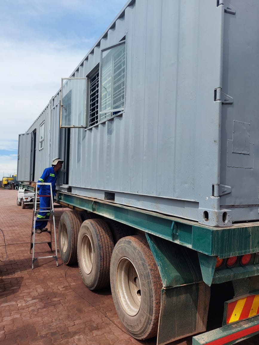 Secured industrial steel storage container side profile